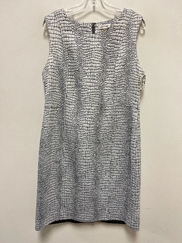 Dress Casual Short By Calvin Klein In Grey, Size: 1x